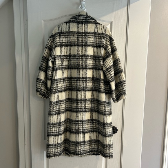 Zara Black & White Coat - Picture 4 of 4